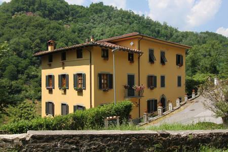 Apartment Poesia Bagni di Lucca Exterior photo